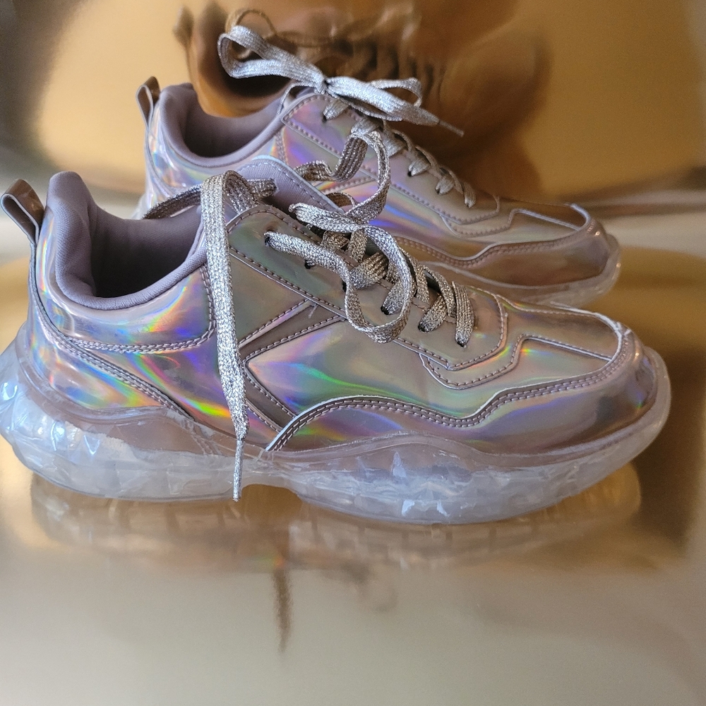 NWT LaSheelah Crystal - 7 Rose Gold Sneaker